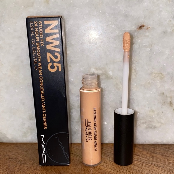 mac 24 hour smooth wear concealer